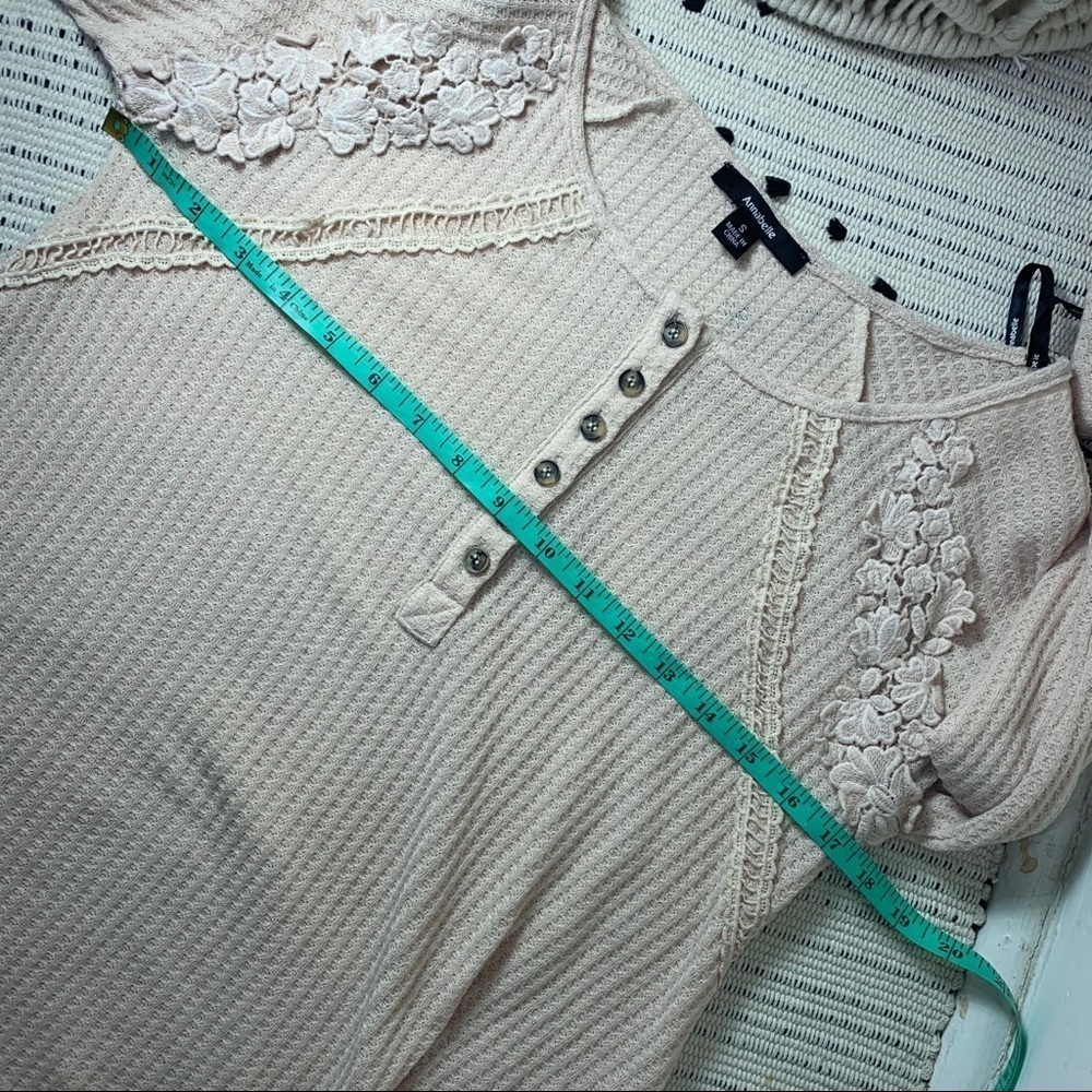Annabelle Nude Floral Accent Thermal Henley - Picture 5 of 8